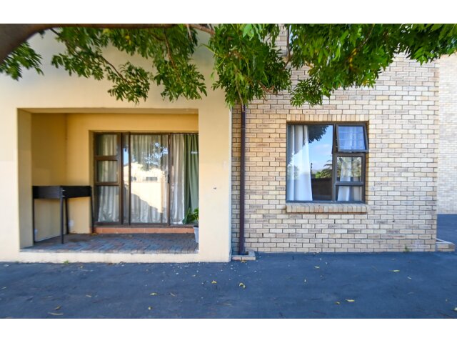 <!--[if BLOCK]><![endif]--> Property sold in Strand South <!--[if ENDBLOCK]><![endif]-->